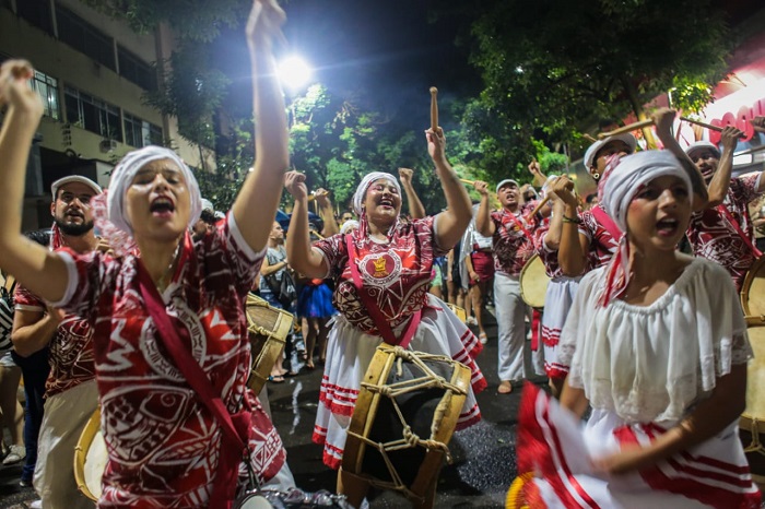 Kaburé Maracatu alça voo e mergulha nas raízes do Maracatu de Baque Virado