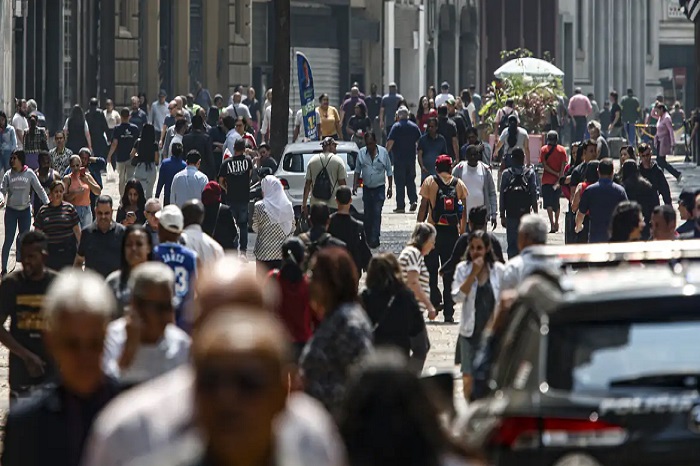 Desemprego e a informalidade de pretos e pardos estão acima da média