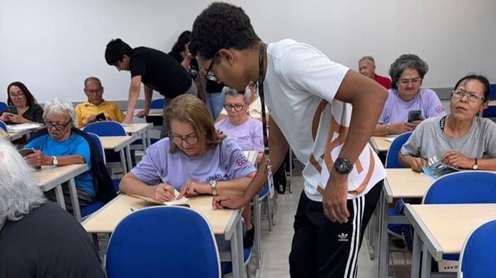 Unioeste / Foz promove cidadania digital para idosos