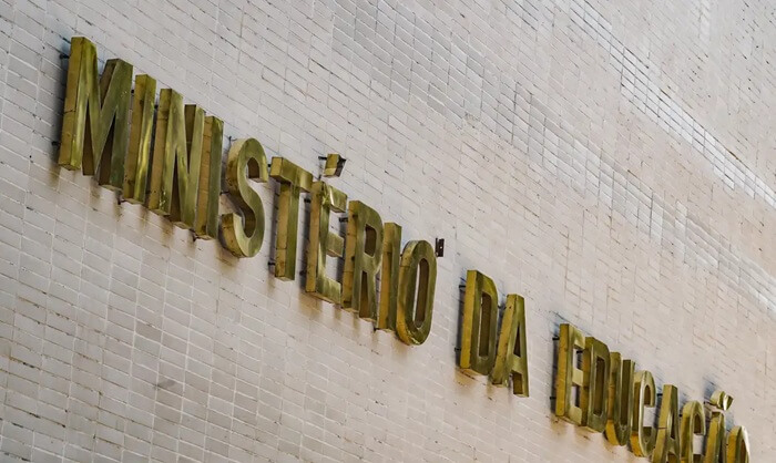 MEC lança curso online para professores do ensino médio público