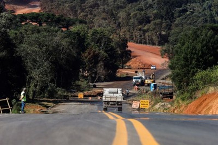 IAT cancela licença ambiental para pavimentação de rodovia em área com fósseis no PR