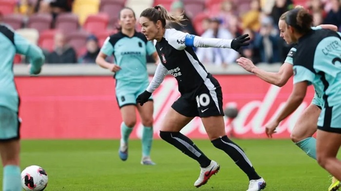 Com gol de Gabi Zanotti, Corinthians vai à final do Mundial Feminino
