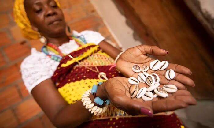 Cartilha une saberes de terreiros e prevenção do câncer em negras. Online.