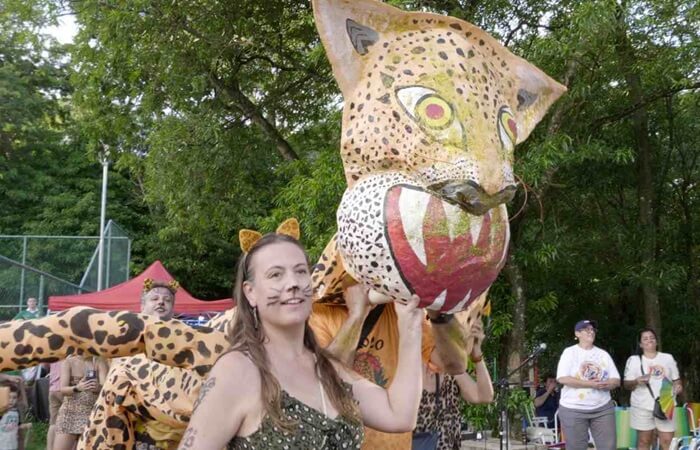 Domingo (15), Avenida Brasil recebe carnaval popular e independente em Foz