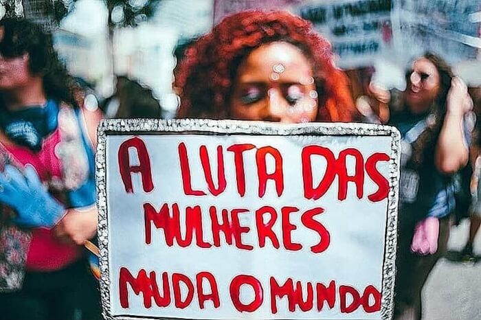O Dia Internacional da Mulher e a luta coletiva: uma análise histórico-crítica. Por Julia Malanchen