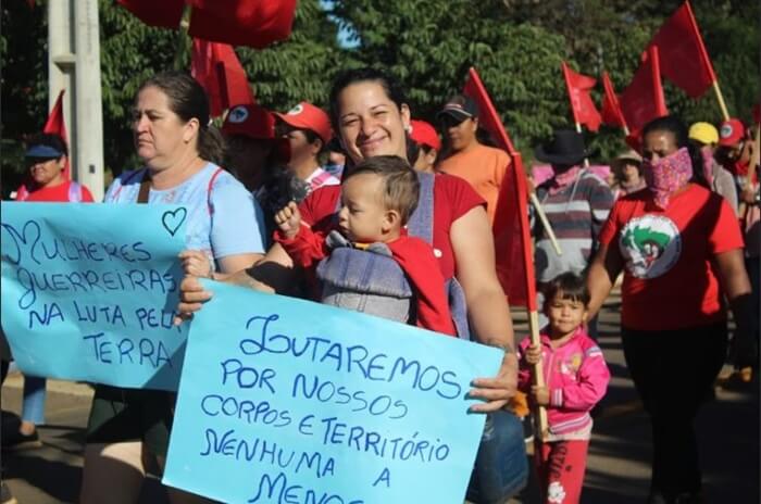 Mulheres Sem Terra realizam encontro e marcha no Paraná pelo 8 de Março