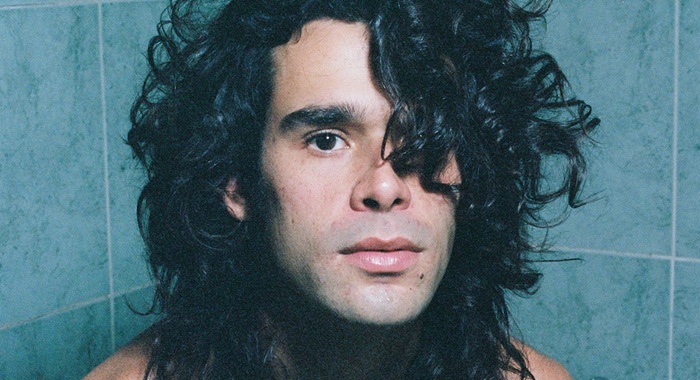 Zé Ibarra retorna à A Casa Foz para show intimista no sábado (18)