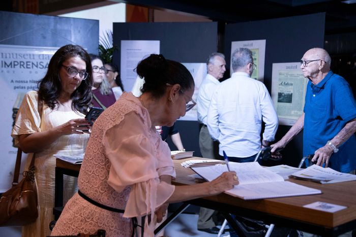 Unioeste recebe exposição do Museu da Imprensa que revisita a história de Foz
