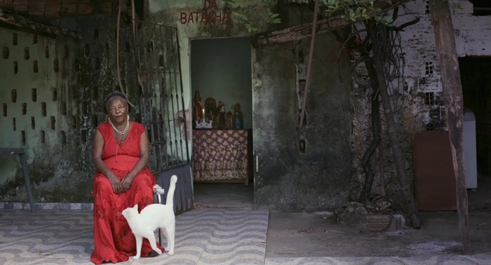 Dia 16, o Cineclube Cinelatino exibe e discute o filme “Aqui Não Entra Luz”