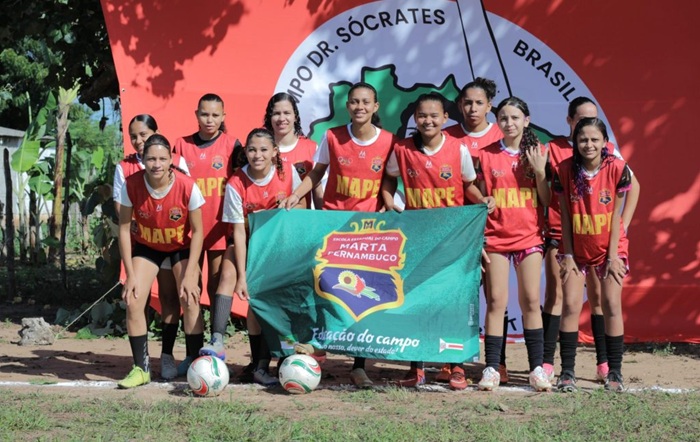 Mulheres do campo: “Sem Terra não enrola, ocupa terra e joga bola”