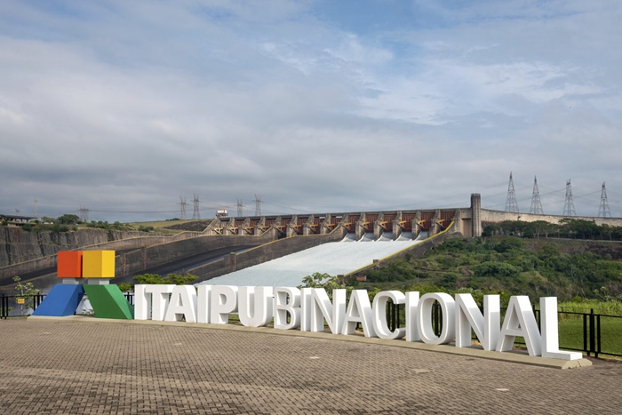 Dia 12, Mirante do Vertedouro da Itaipu recebe festival de rock