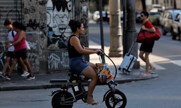 Segunda (17), fenômeno das bikes elétricas é tema do Caminhos da Reportagem